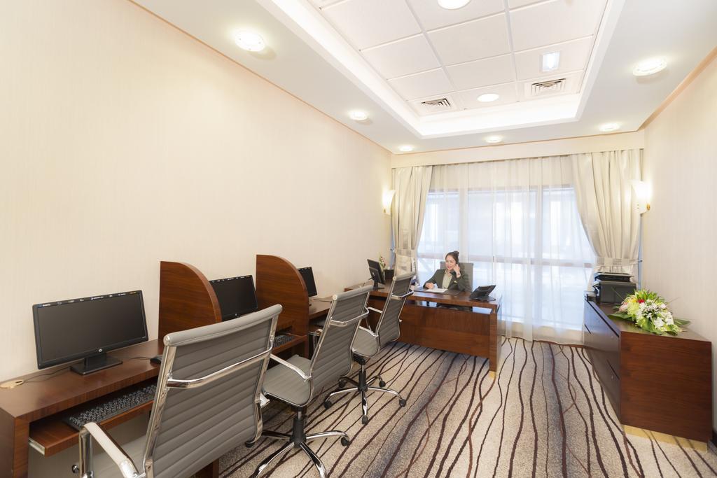 แกรนด์ เมอร์เคียว เรสซิเดนซ์ อาบู ดาบี Aparthotel อาบูดาบี ภายนอก รูปภาพ Business Center