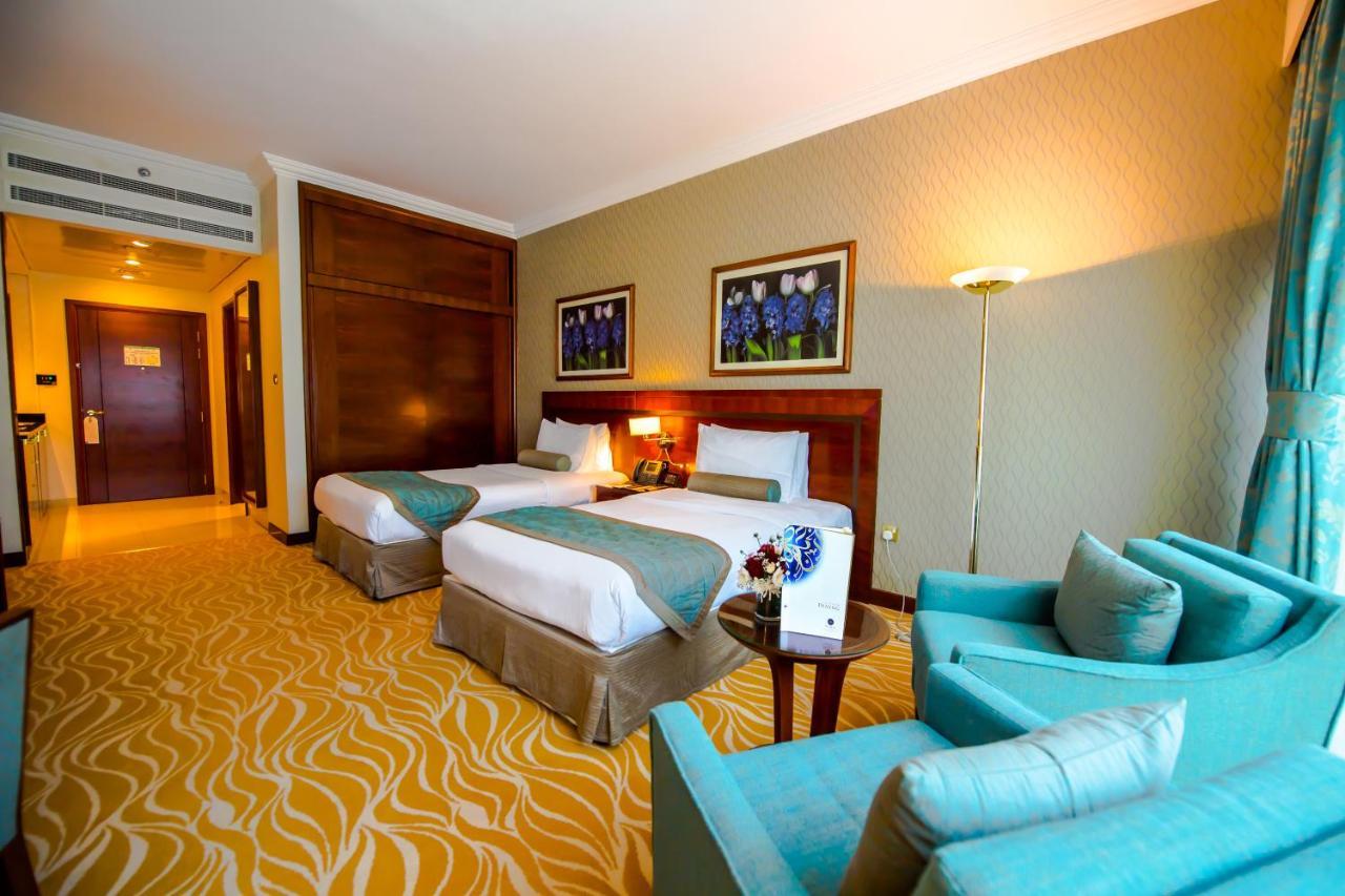 แกรนด์ เมอร์เคียว เรสซิเดนซ์ อาบู ดาบี Aparthotel อาบูดาบี ภายนอก รูปภาพ A room at the hotel