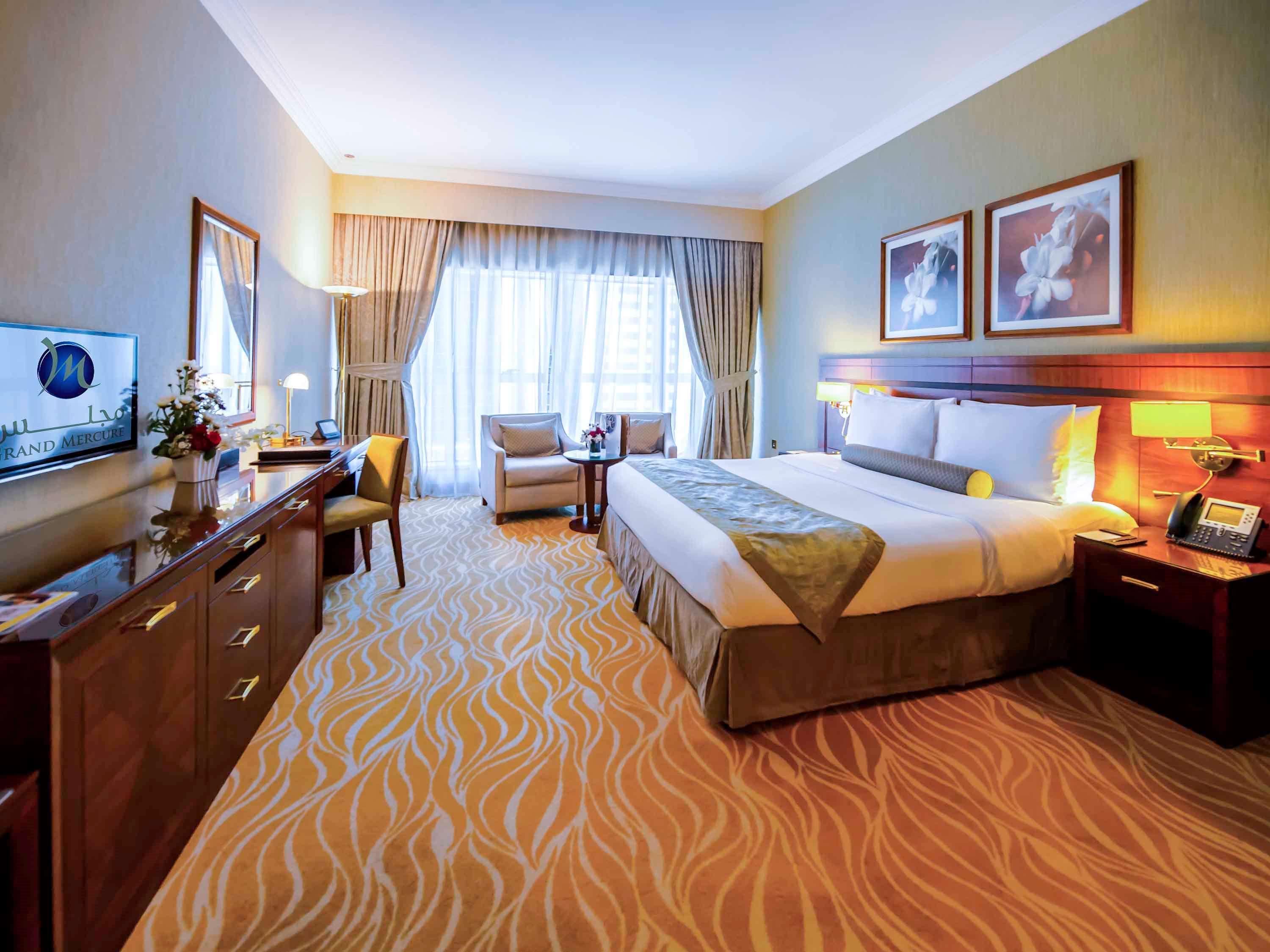 แกรนด์ เมอร์เคียว เรสซิเดนซ์ อาบู ดาบี Aparthotel อาบูดาบี ภายนอก รูปภาพ A room at the Jumeirah Creekside Hotel