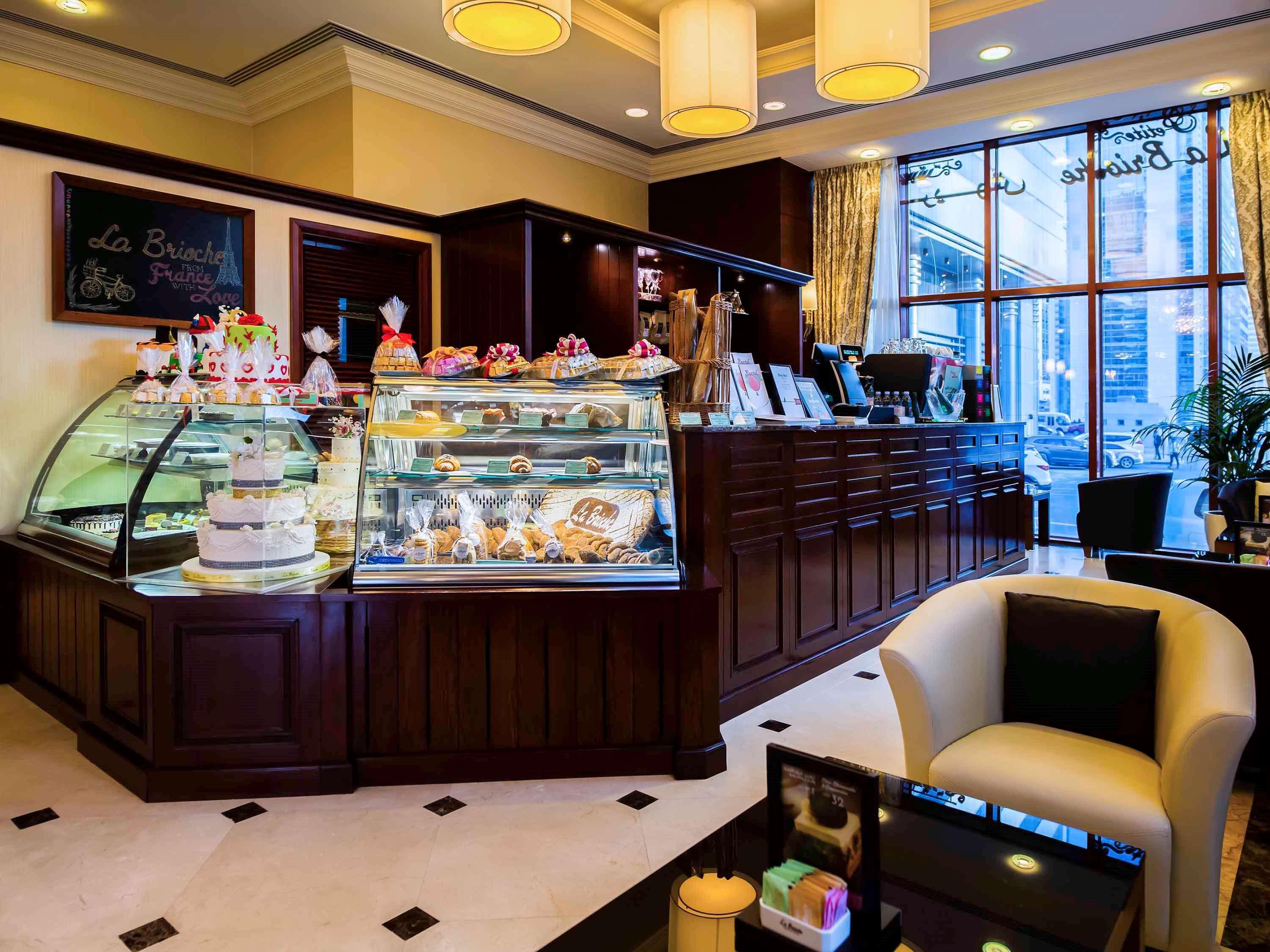 แกรนด์ เมอร์เคียว เรสซิเดนซ์ อาบู ดาบี Aparthotel อาบูดาบี ภายนอก รูปภาพ The Café