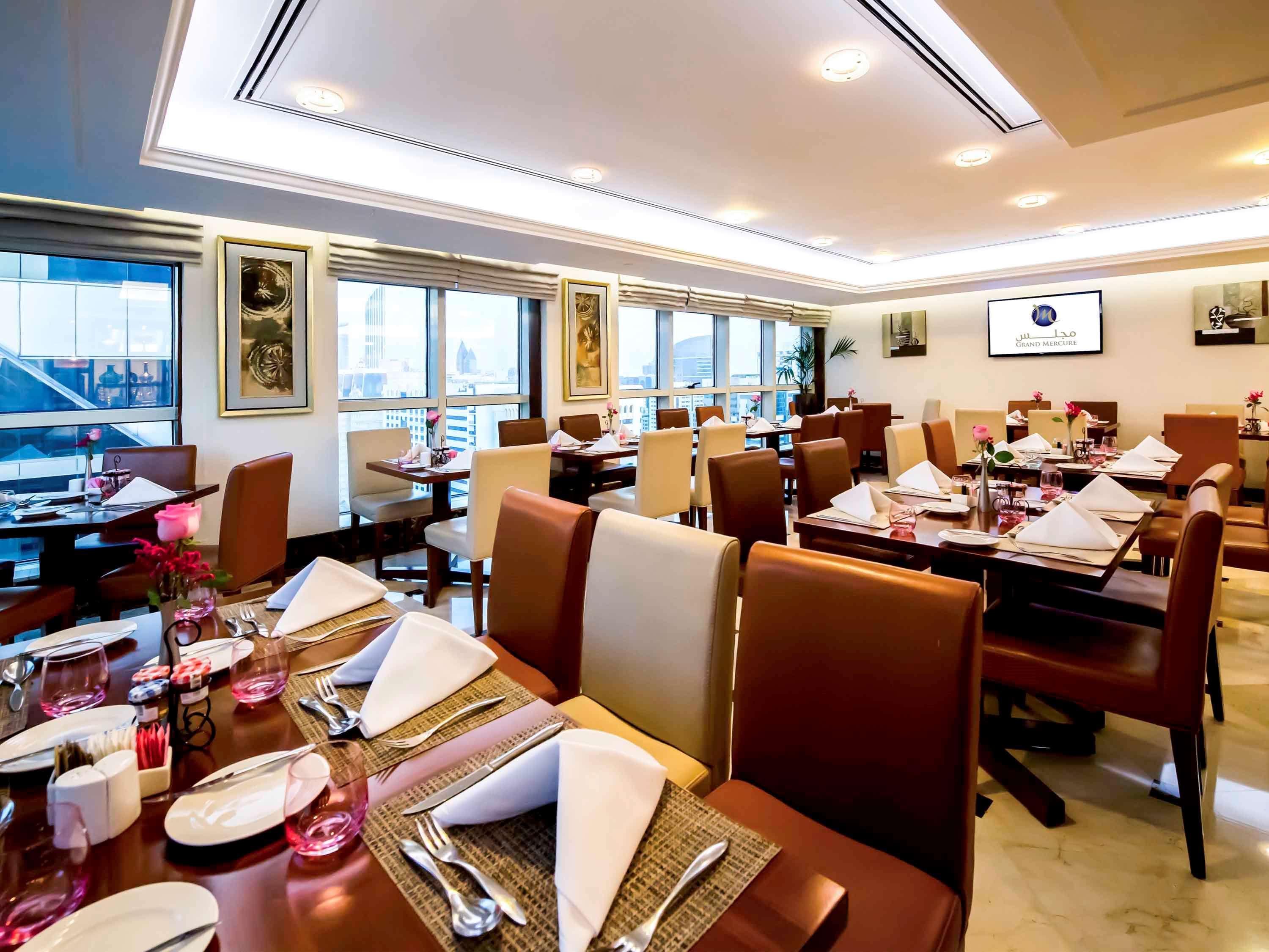 แกรนด์ เมอร์เคียว เรสซิเดนซ์ อาบู ดาบี Aparthotel อาบูดาบี ภายนอก รูปภาพ The restaurant