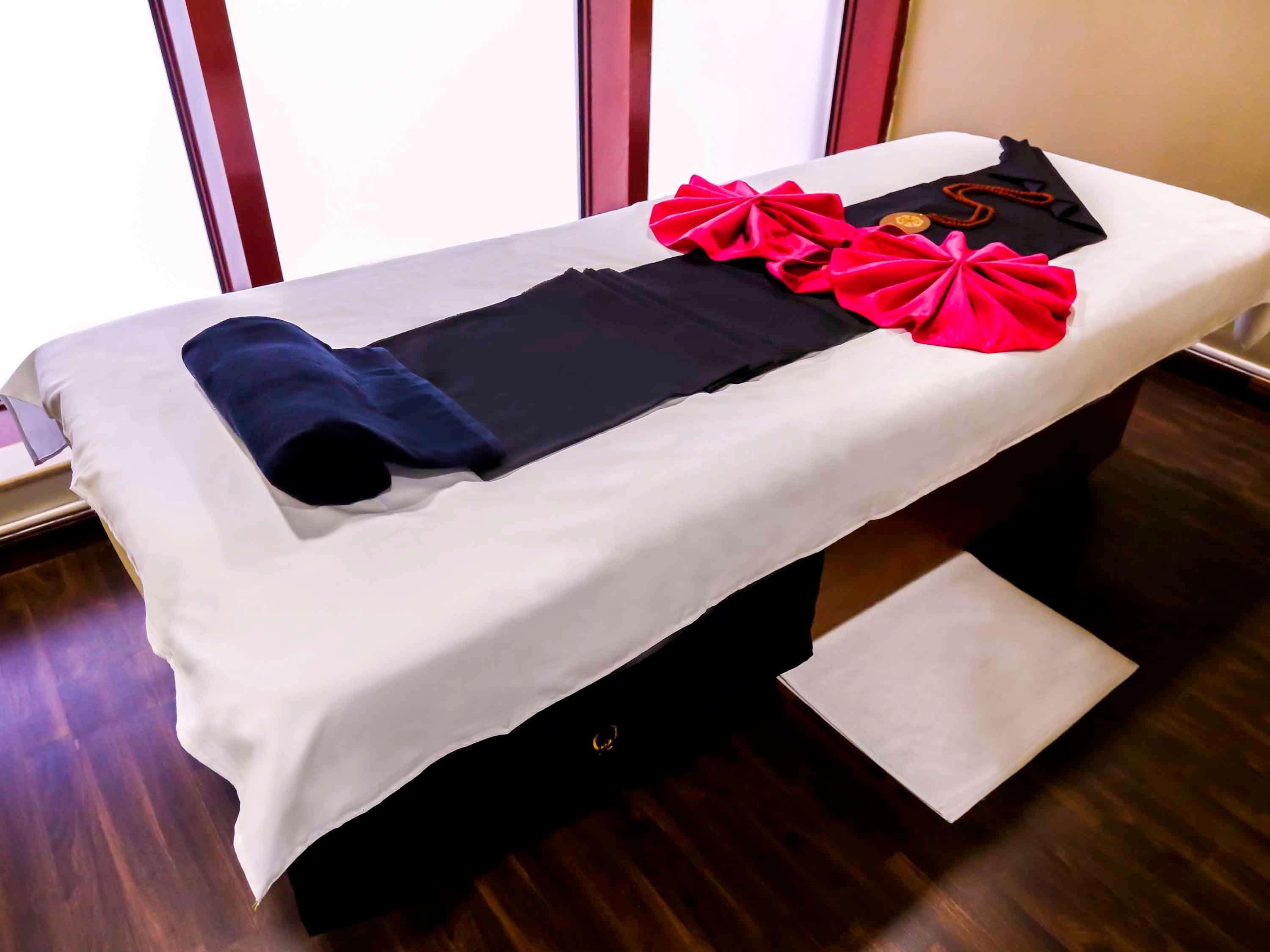 แกรนด์ เมอร์เคียว เรสซิเดนซ์ อาบู ดาบี Aparthotel อาบูดาบี ภายนอก รูปภาพ A massage table