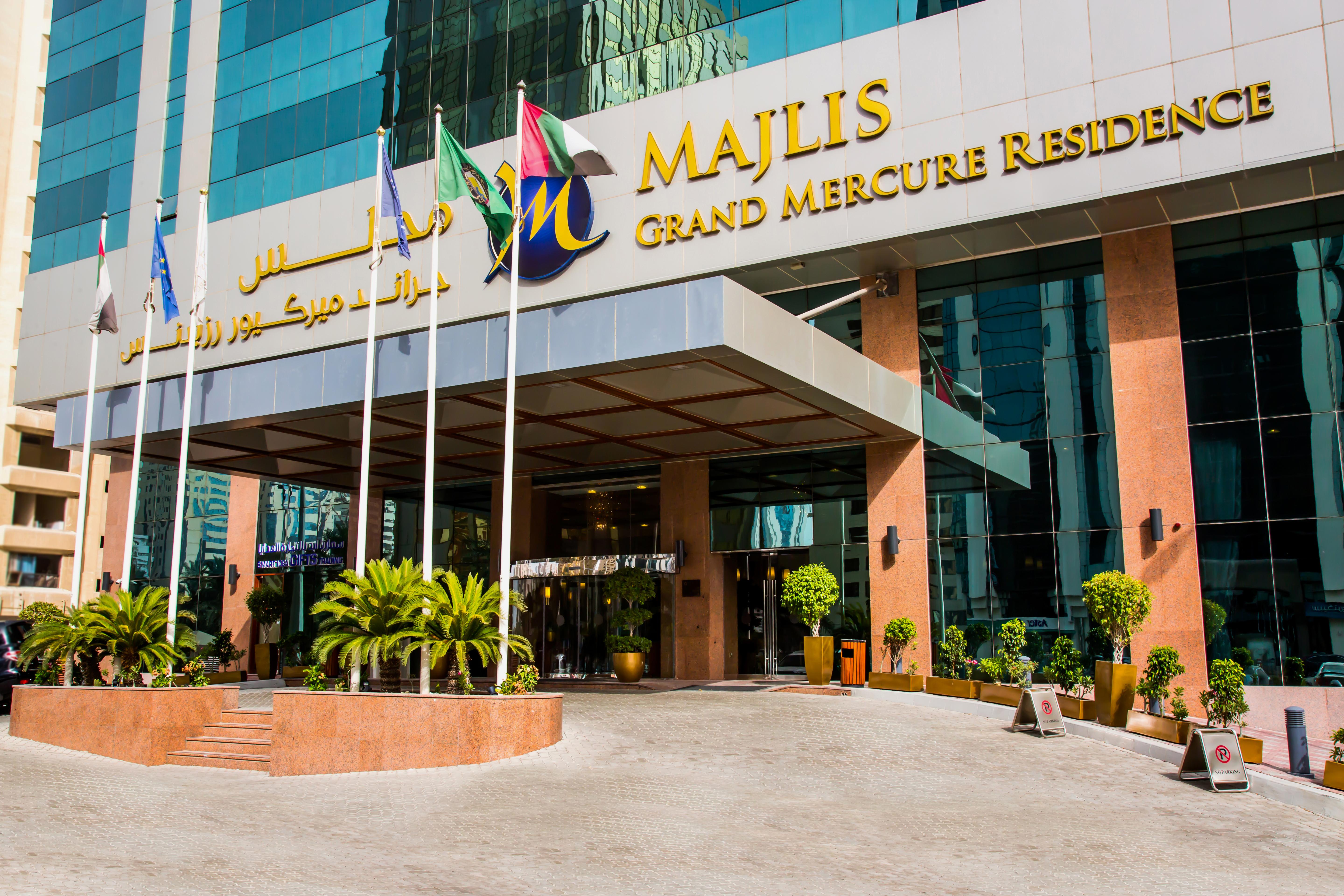 แกรนด์ เมอร์เคียว เรสซิเดนซ์ อาบู ดาบี Aparthotel อาบูดาบี ภายนอก รูปภาพ Grand Mercure Hotel